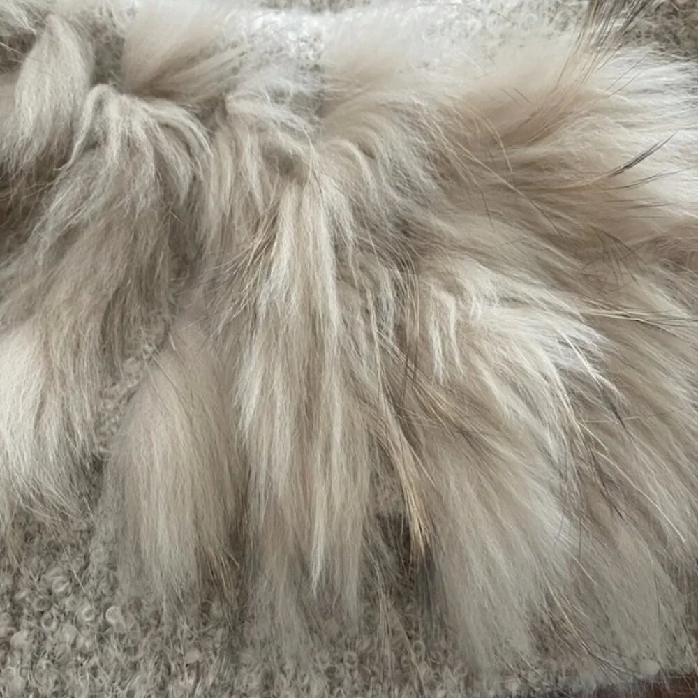 Genuine Raccoon  Mohair Knit Wrap or can use as a scarf - Picture 9 of 9